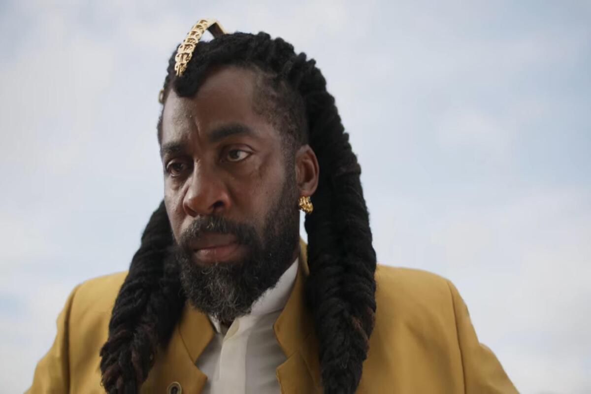 Jendal (Lázaro Ramos) em cena na novela 'A Nobreza do Amor' - Foto: Reprodução/TV Globo