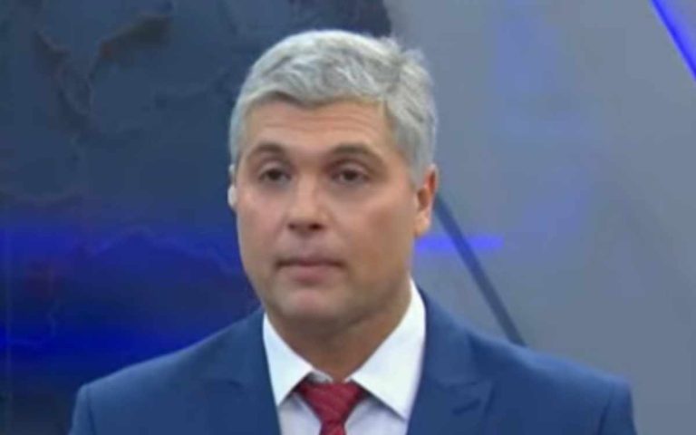 Joel Datena expõe problema pessoal e lamenta ao vivo: “É só comigo isso?”