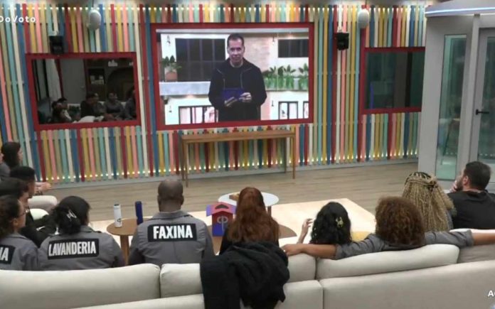 Leandro Hassum revelando quem está no 'Tá Na Reta' (Reprodução: Instagram)