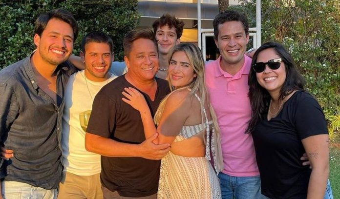 Leonardo com os filhos
