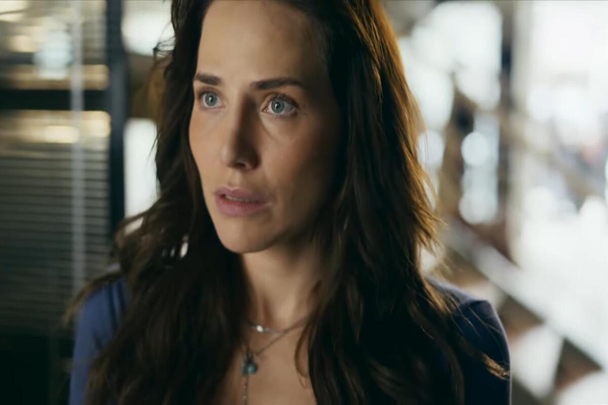 Adriana (Letícia Colin) em cena na novela 'Quem Ama Cuida' - Foto: Reprodução/TV Globo Adriana (Letícia Colin) em cena na novela 'Quem Ama Cuida' - Foto: Reprodução/TV Globo