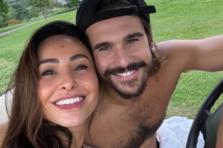 Sabrina Sato se declara a Nicolas Prattes no dia do  aniversário: “Amo tudo em você”
