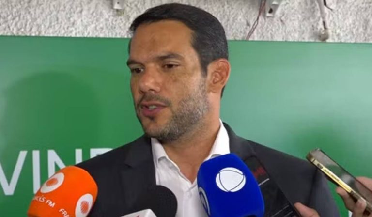 Samir Xaud nega que exigiu convocação de jogadores à Ancelotti