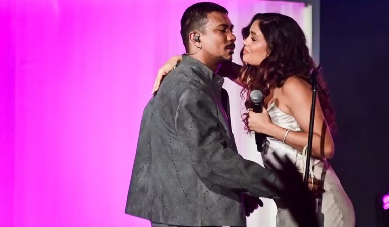 Após término, Xamã e Sophie Charlotte cantam juntos em show