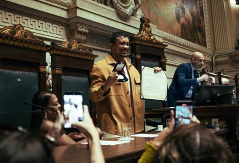 Xamã recebe homenagem na Câmara Municipal do Rio