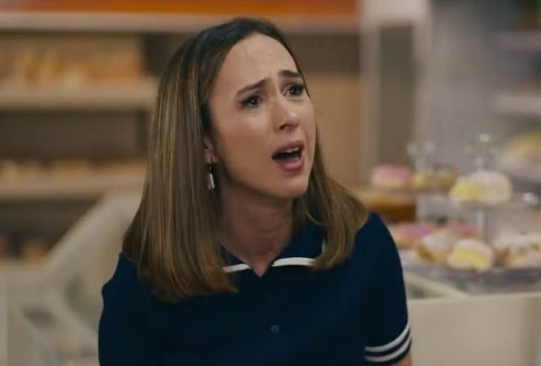 Quem Ama Cuida: Antes de perseguir César, Brigitte ataca novo alvo