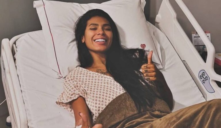 Cantora Pocah é internada às pressas e passa por cirurgia de emergência