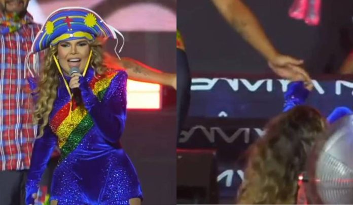Cantora Samya Maia Cantora Sâmya Maia