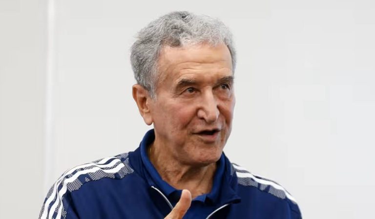 Aos 83 anos, Carlos Alberto Parreira melhora e respira sem auxílio de aparelho