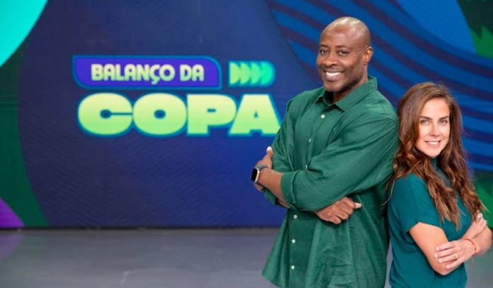 Carol Barcellos e Wallace Neguerê comandam o Balanço da Copa Carol Barcellos e Wallace Neguerê comandam o Balanço da Copa (Foto: Rogerio Pallatta/SBT)