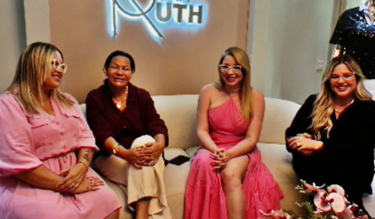 Dona Ruth, mãe de Marília Mendonça, encontra sósias da filha e diz verdade