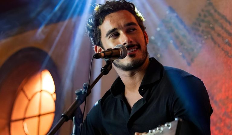 Filipe Bragança surpreende com decisão sobre carreira na música