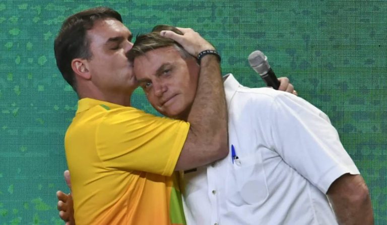 Flávio afirma que derrotará PT e que Jair Bolsonaro subirá a rampa em 2027