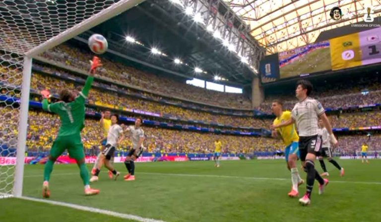 Goleiro do Japão se torna estrela em jogo contra o Brasil na Copa; Quem é ele?