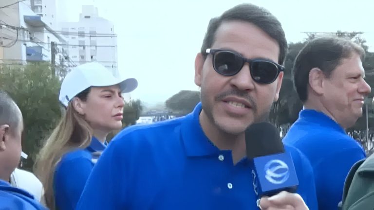 Messias manda recado para Flávio Bolsonaro na Marcha: “Na mesa de Jesus tem lugar para Judas”