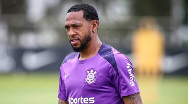 José Martínez rompe o silêncio após deixar o Corinthians e culpa Dorival Jr.