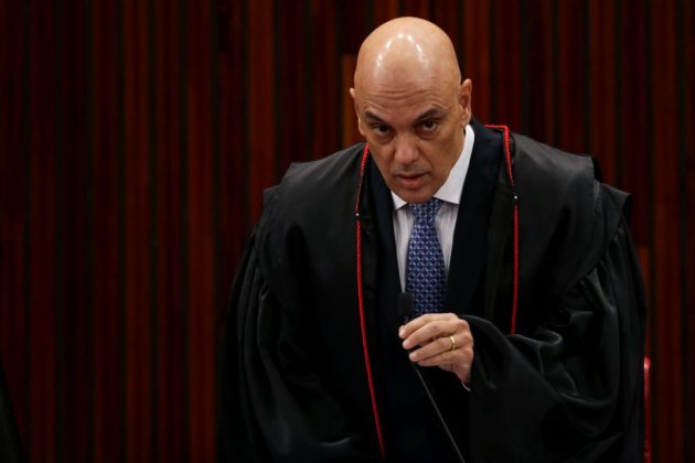 Alexandre de Moraes, durante sess&atilde;o que retoma o julgamento da a&ccedil;&atilde;o que pede a inelegibilidade de Jair Bolsonaro e de Walter Braga Netto Foto: Marcelo Camargo/Ag&ecirc;ncia Brasil