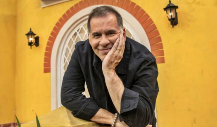 Leandro Hassum comanda Casa do Patrão Leandro Hassum comanda Casa do Patrão - Foto: Record
