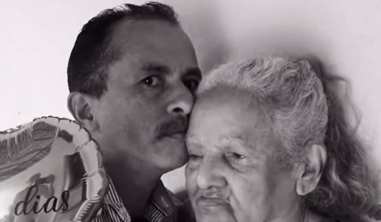 Manoel Gomes comunica morte da mãe: “Te amo para sempre”