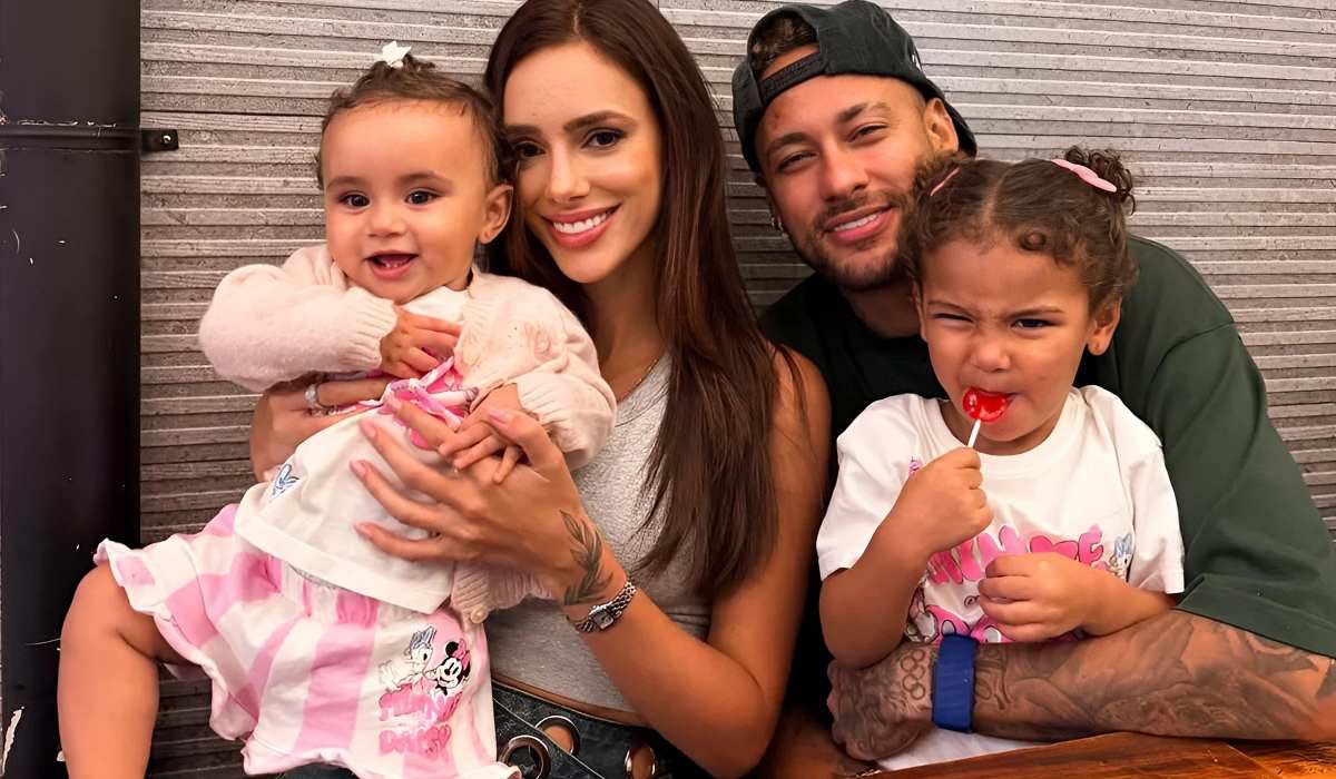 Mel, Bruna Biancardi, Neymar e Mavie Mel, Bruna Biancardi, Neymar e Mavie