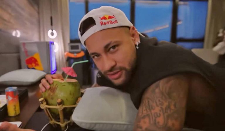 Neymar não segura a língua e fala sobre críticas: “não posso errar”