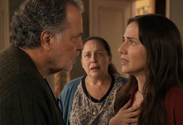 Quem Ama Cuida: Otoniel e Elisa são expulsos da casa de Arthur após prisão de Adriana