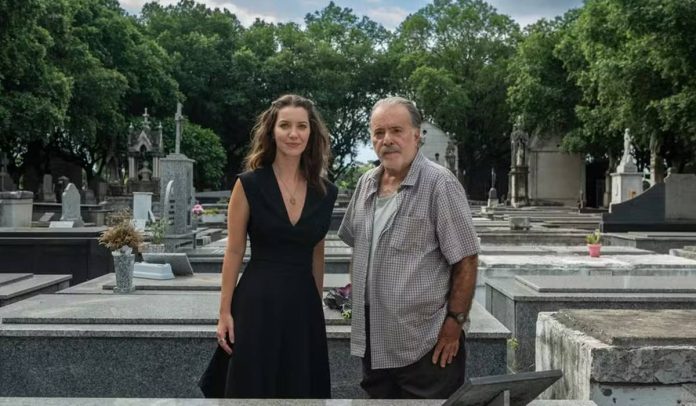 Otoniel (Tony Ramos) e Francesca (Nathalia Dill) — Foto: Globo/Estevam Avellar