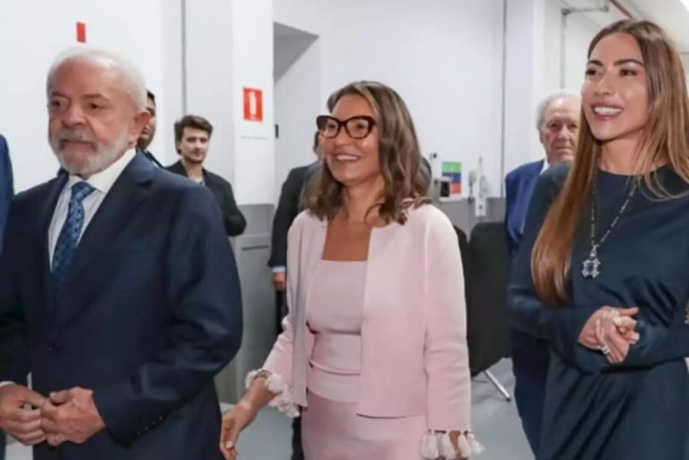SBT bate o martelo sobre entrevistas com presidenciáveis no Show de Calouros