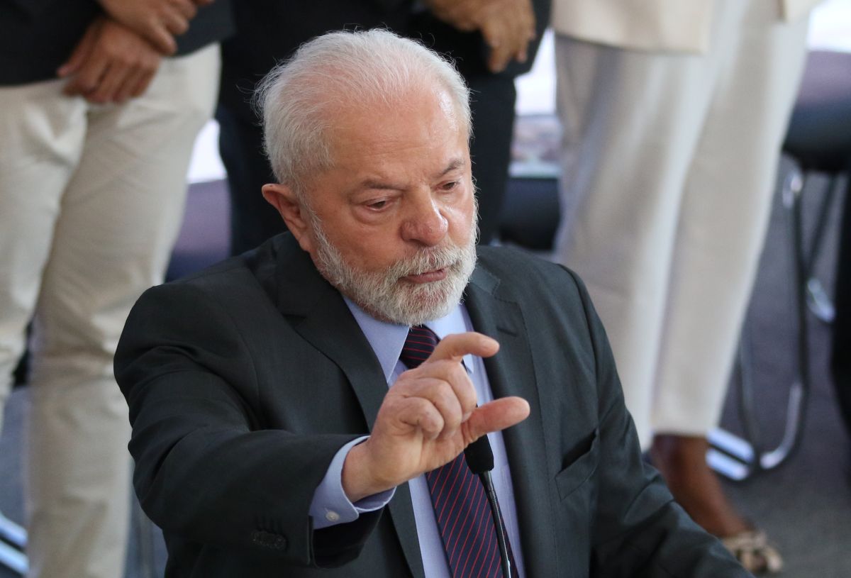 Lula O presidente Luiz Inácio Lula da Silva sanciona a lei que institui o Programa Escola em Tempo Integral, no Palácio do Planalto. Foto: José Cruz/Agência Brasil