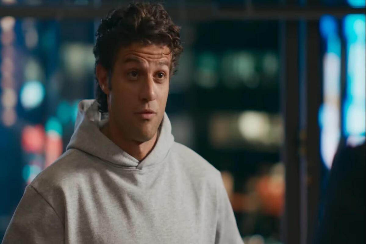Pedro (Chay Suede) em cena na novela 'Quem Ama Cuida', exibida pela TV Globo - Foto: Reprodução Pedro (Chay Suede) em cena na novela 'Quem Ama Cuida', exibida pela TV Globo - Foto: Reprodução