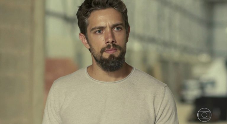 Rafael Cardoso causa polêmica ao chegar “alterado” em evento
