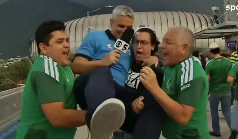 Torcedores fazem repórter da Globo mostrar a cueca ao vivo