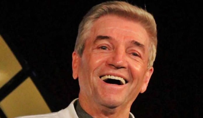 Tom Dreesen Morre Tom Dreesen - Foto: Facebook/Divulgação