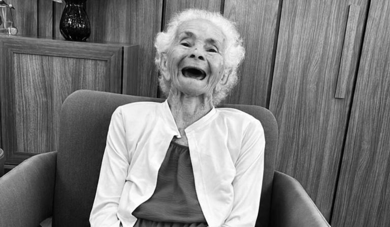 Morre a influenciadora Vovó Valdeci, idosa que encantou as redes sociais