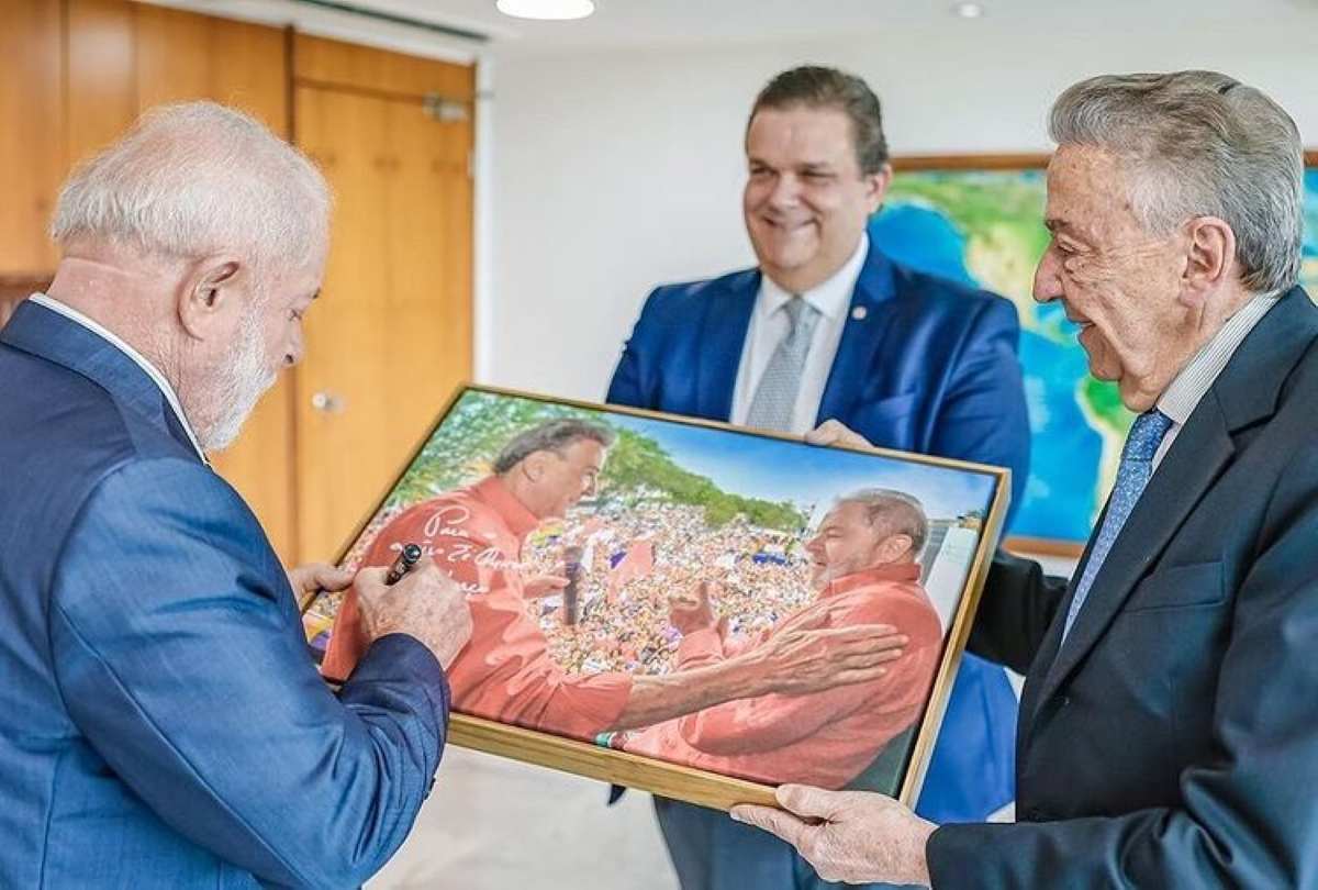 Wolney e Zé Queiroz tietam Lula (Divulgação/ PR)
