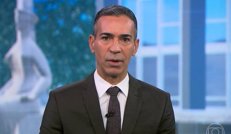 César Tralli coloca dedo na ferida de Jair Bolsonaro ao vivo na Globo
