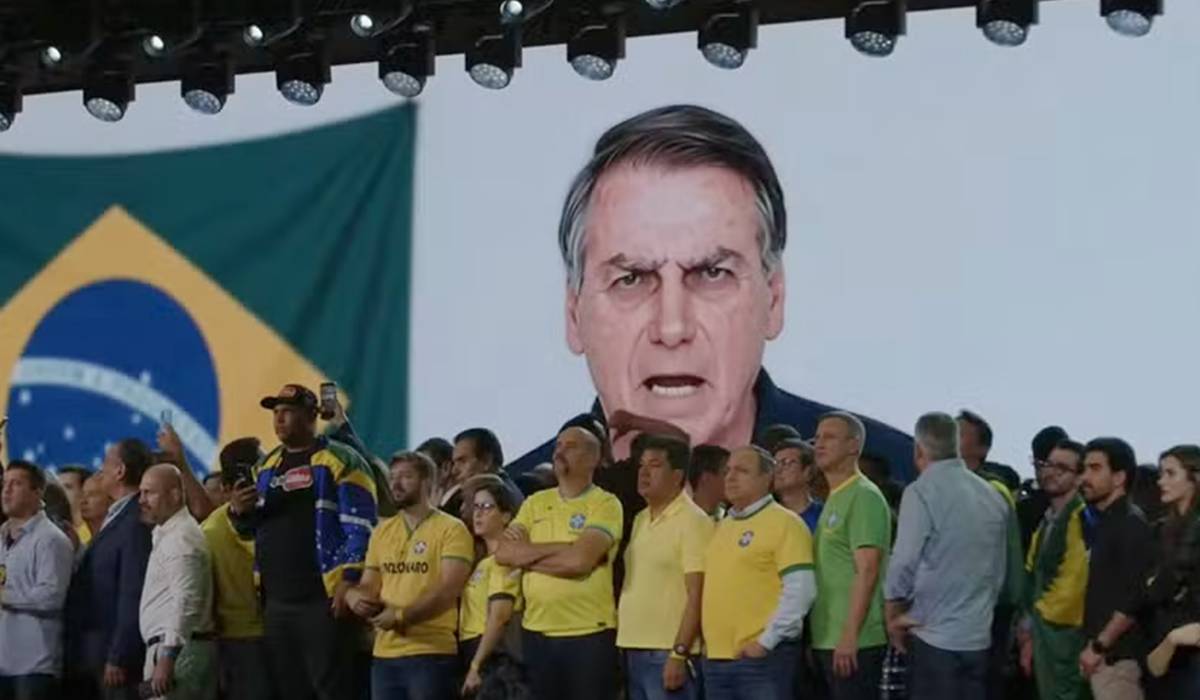 Jair surge em vídeo de IA no lançamento de Flávio Bolsonaro candidato à presidência do Brasil