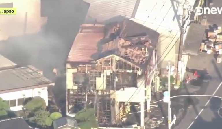 Terremoto no Japão deixa feridos, derruba prédios e acende alerta de tsunami