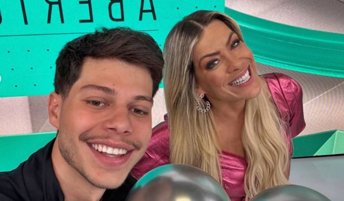 João Pedro Sgarbi e Renata Fan João Pedro Sgarbi e Renata Fan