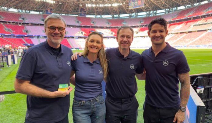 Mauro Beting, Nadine Basttos, Tiago Leifert e Alexandre Pato - Foto: SBT
