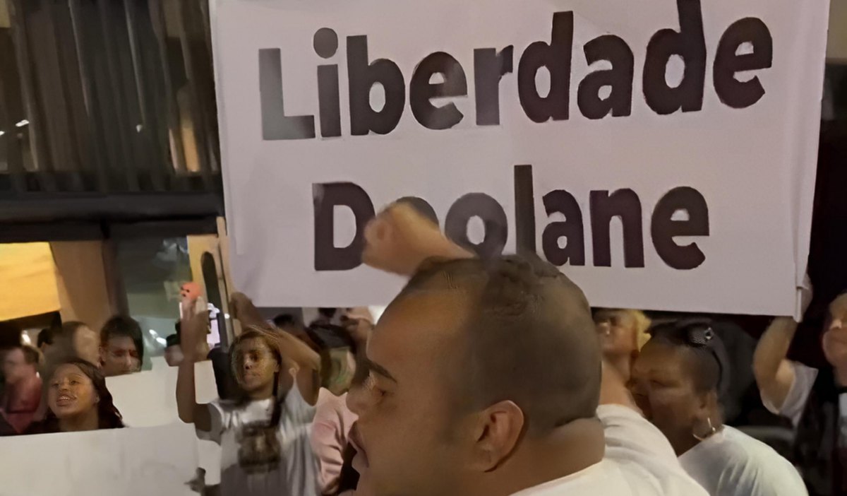 Protesto Deolane Bezerra Protesto Deolane Bezerra