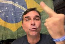 Flávio Bolsonaro quer anular eleição após derrota para Lula