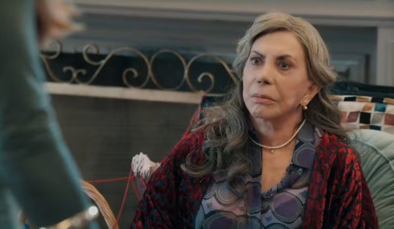 Aos 88 anos, Arlete Salles cancela peça por problemas de saúde