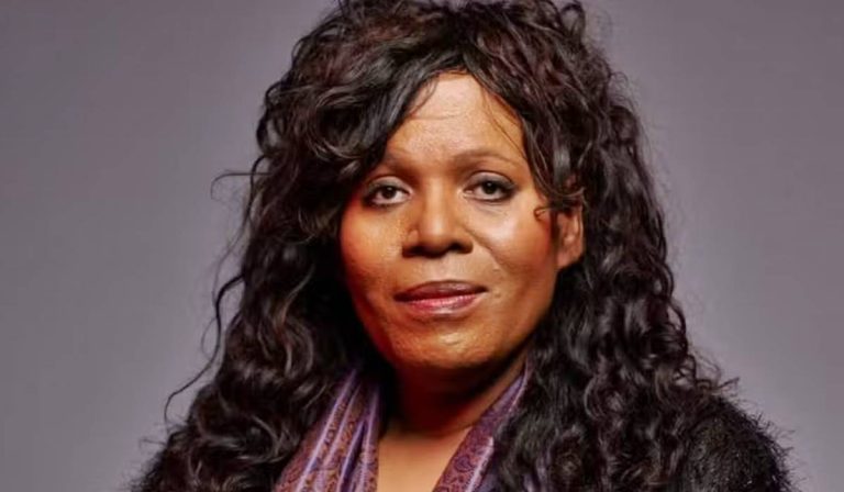 Morre Clodd Dias, atriz de ‘As Five’ da Globo, aos 49 anos
