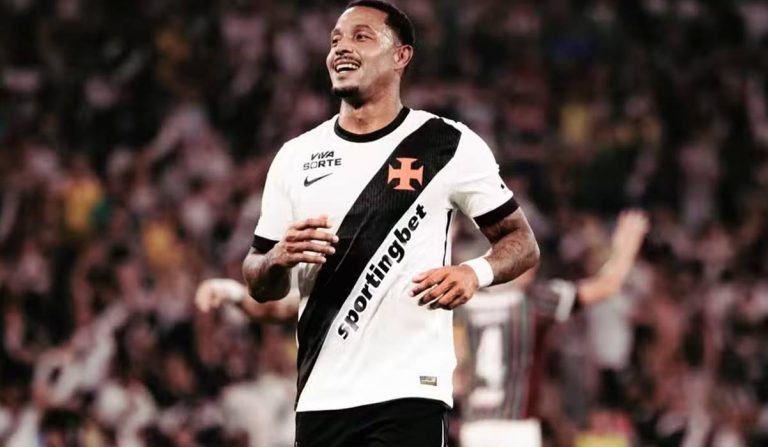 David Corrêa, jogador do Vasco, é alvo de investigação da Polícia do Rio