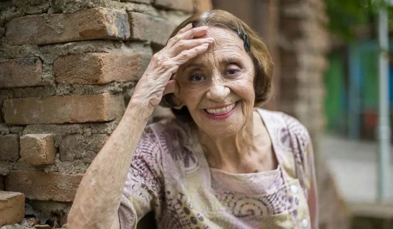 Globo tira Sessão da Tarde do ar após morte de Laura Cardoso