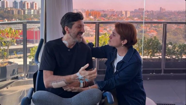 Esposa de Lito Sousa presta última homenagem ao marido: “Te amo. Sempre”