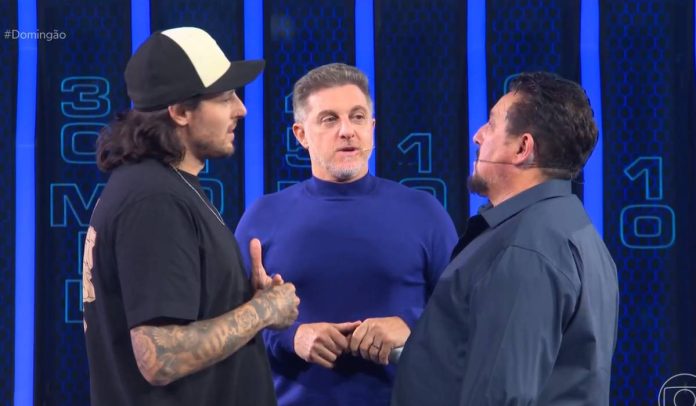 Rafael, Luciano Huck e José Pedro no The Wall