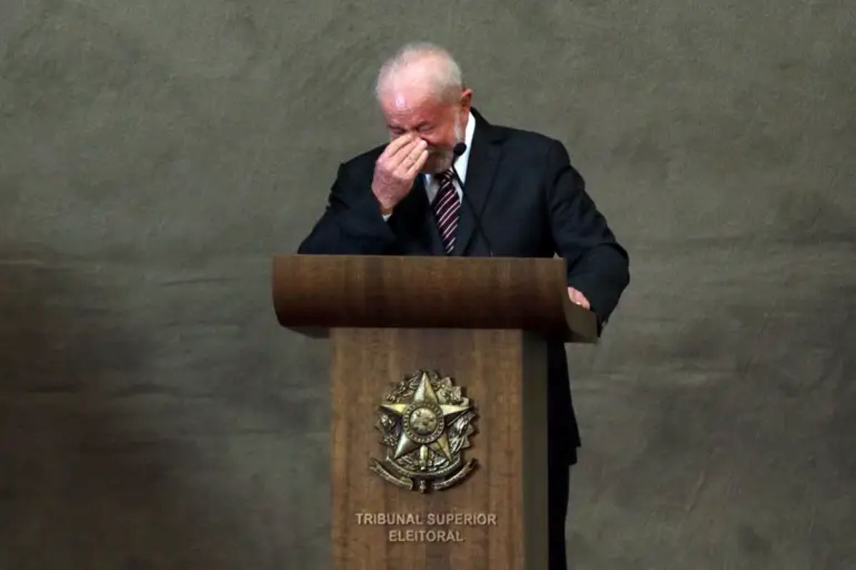 Lula chora Luiz Inácio Lula da Silva, discursa durante a cerimônia de diplomação no TSEFabio Rodrigues-Pozzebom/Agência Brasil