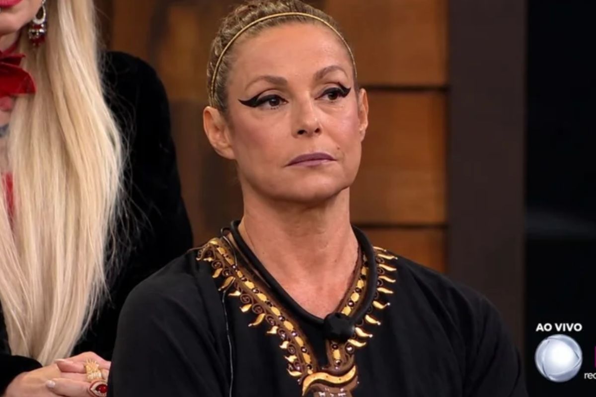 'A Fazenda 18' quatro participantes foram definidos para a berlinda, mas apenas Giovanna está confirmada na votação do público - (Reprodução Record TV) 'A Fazenda 18': quatro participantes foram definidos para a berlinda, mas apenas Giovanna está confirmada na votação do público - (Reprodução / Record TV)